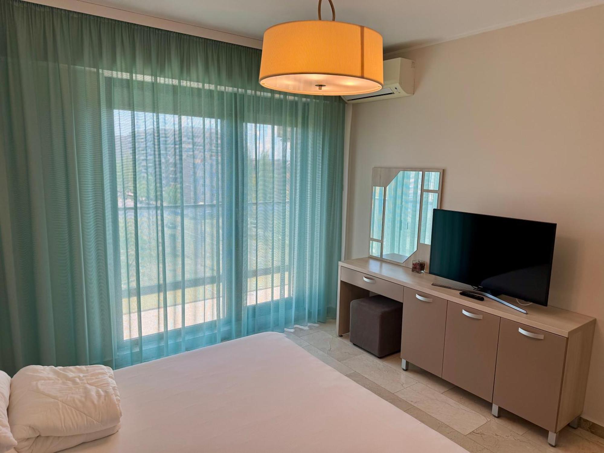 Sophia 3 Luxury Apartments Mamaia Phòng bức ảnh