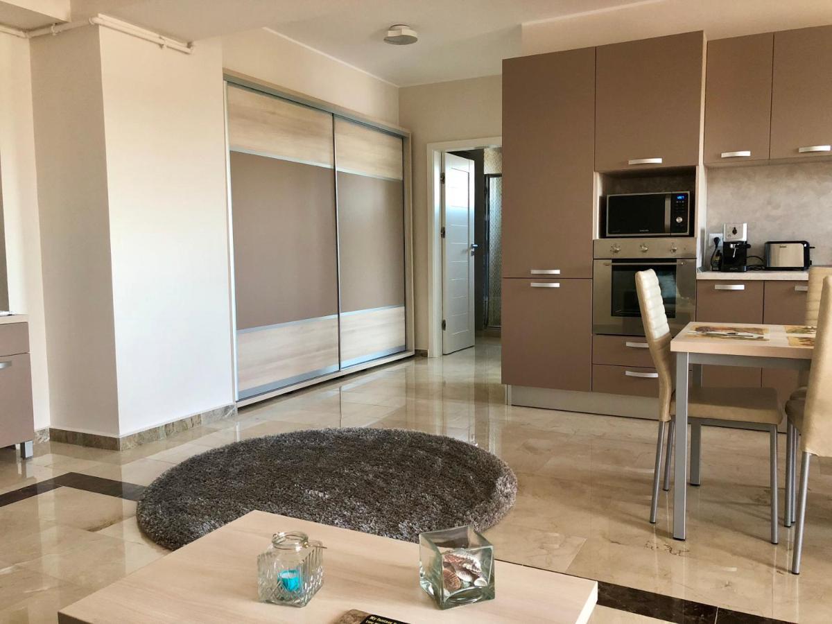 Sophia 3 Luxury Apartments Mamaia Ngoại thất bức ảnh