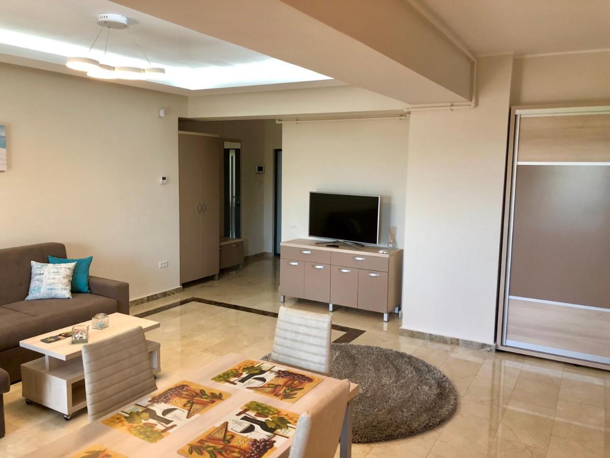 Sophia 3 Luxury Apartments Mamaia Ngoại thất bức ảnh